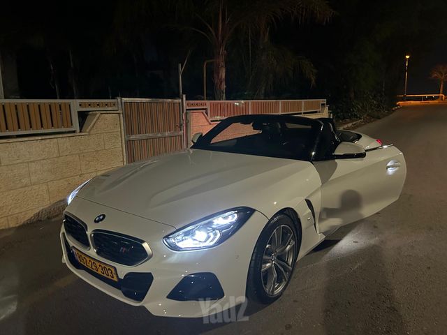 ב מ וו Z4