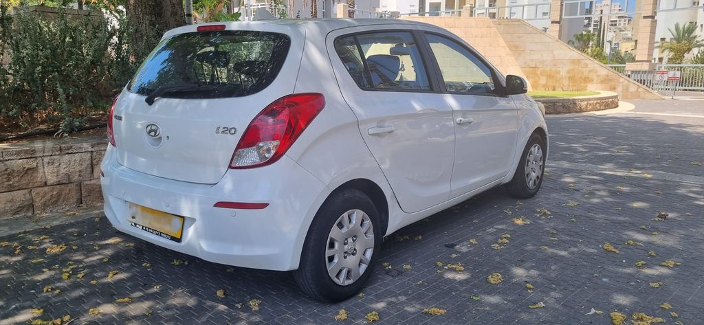 יונדאי i20