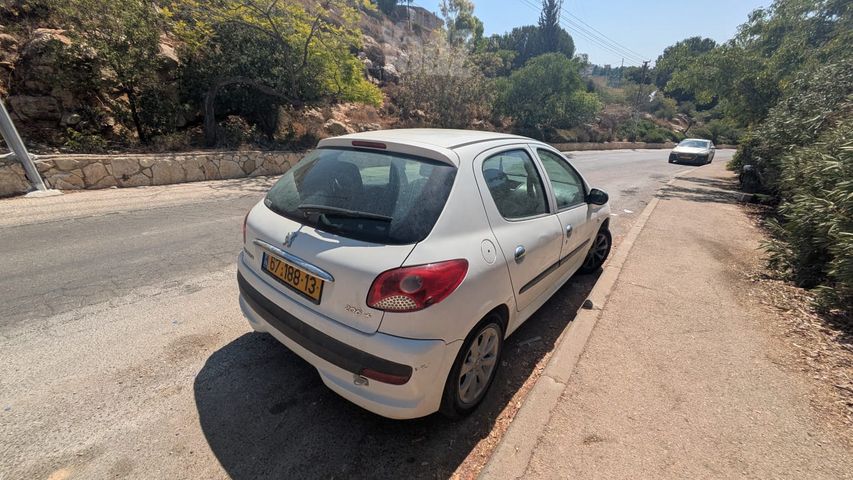 פיג'ו 206