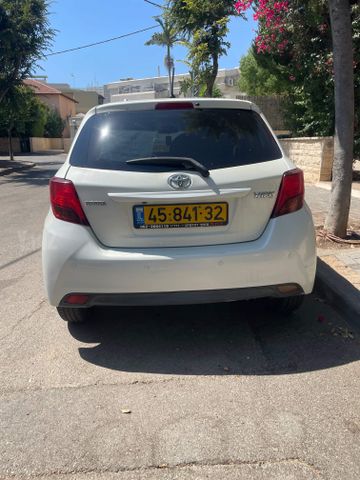טויוטה יאריס