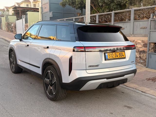 ג'אקו J7