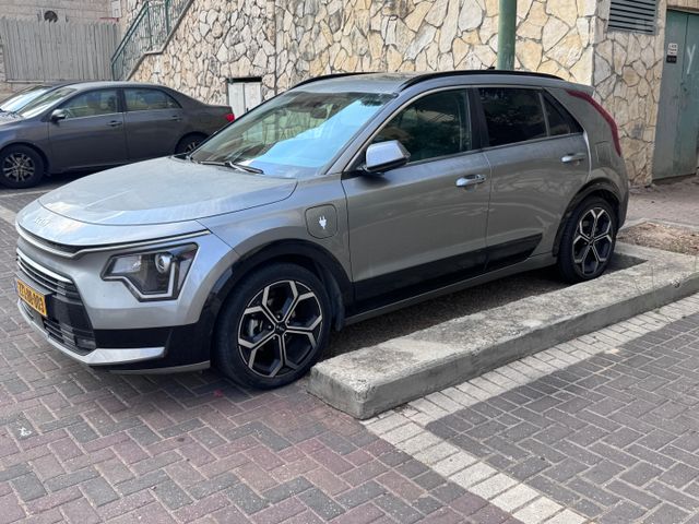 קיה נירו