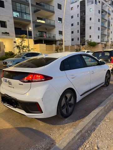 יונדאי איוניק