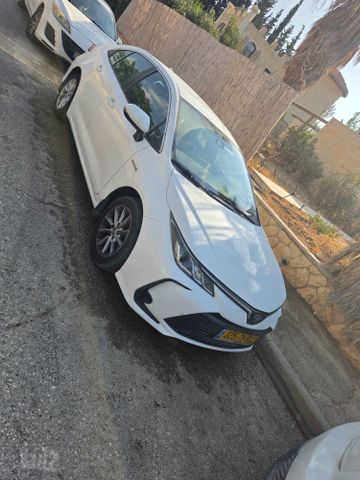 מודעת רכב טויוטה קורולה