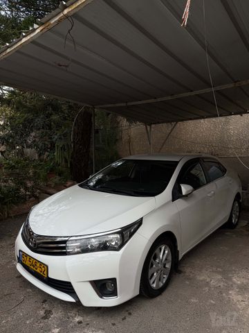 טויוטה קורולה