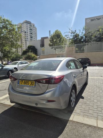 מאזדה 3