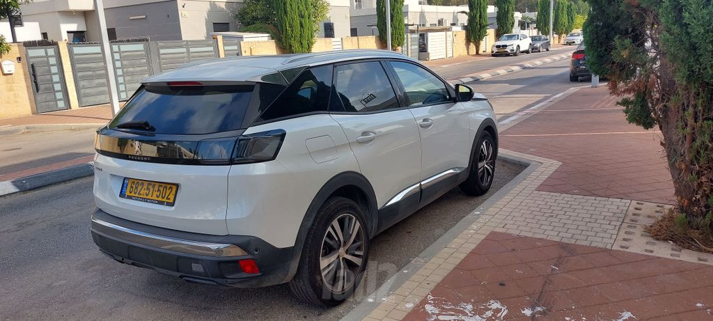 פיג'ו 3008