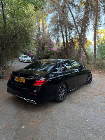 מודעת רכב מרצדס-בנץ E-class