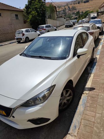 מודעת רכב מאזדה 3