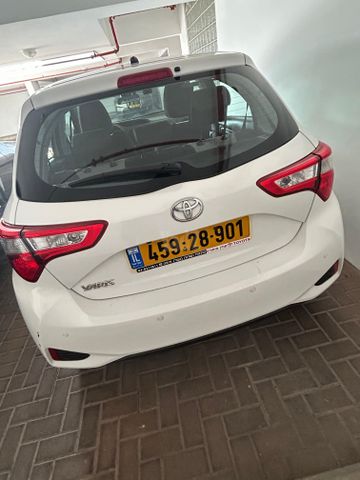 טויוטה יאריס