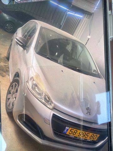 פיג'ו 208