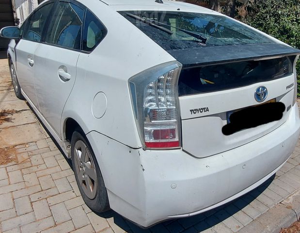 טויוטה פריוס