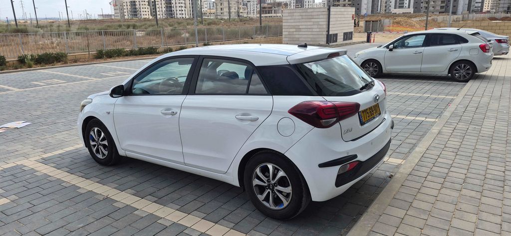 יונדאי i20