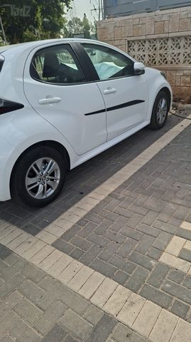 מודעת רכב טויוטה יאריס