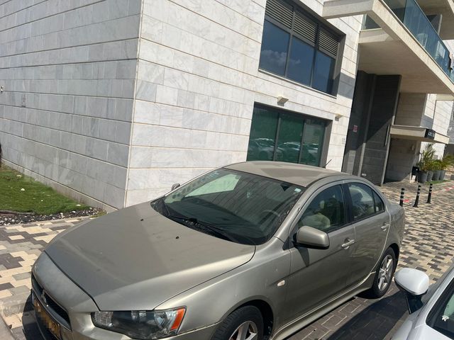 מיצובישי לנסר