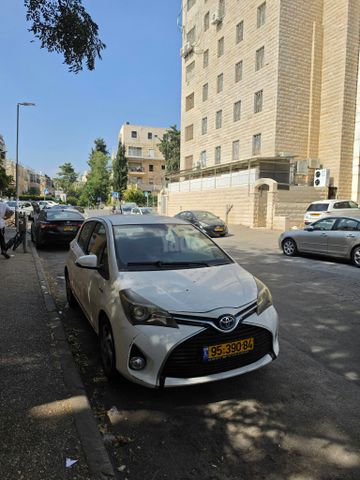 טויוטה יאריס