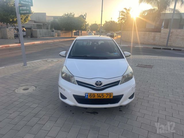 מודעת רכב טויוטה יאריס
