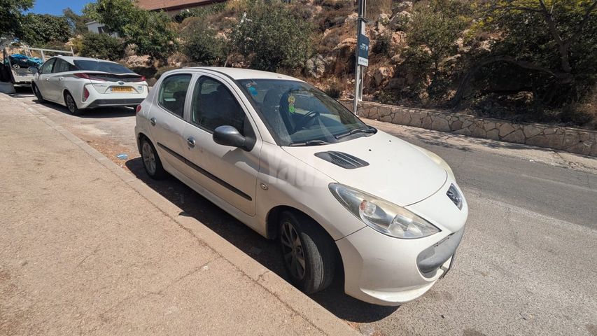 פיג'ו 206
