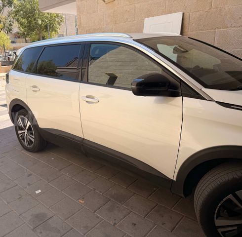 פיג'ו 5008