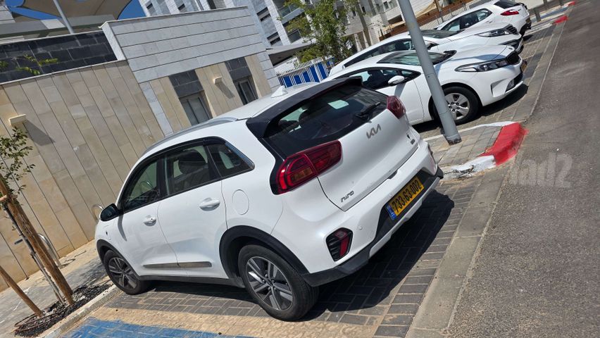 קיה נירו