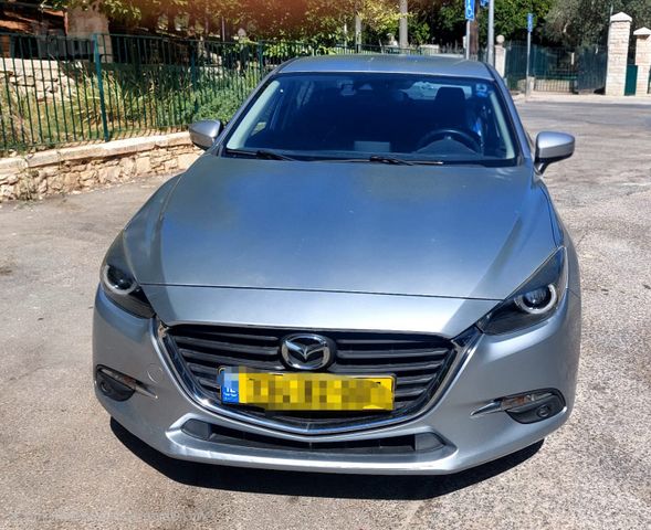 מאזדה 3