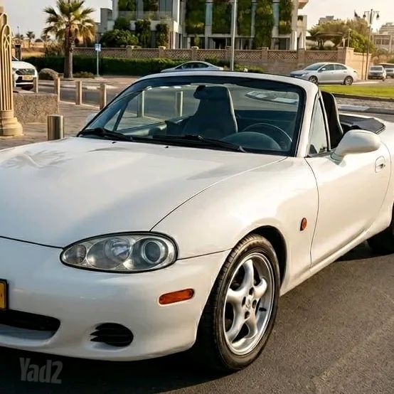 מודעת רכב מאזדה MX-5