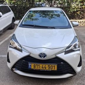 טויוטה יאריס