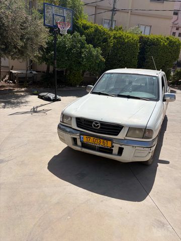 מאזדה B-series