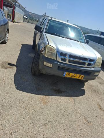 איסוזו די-מקס