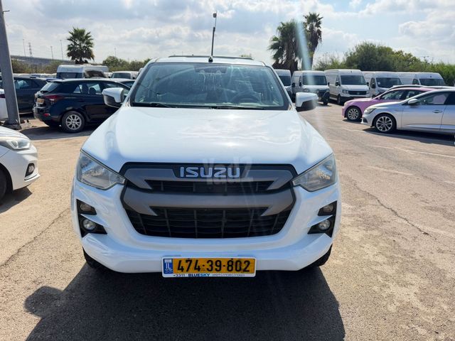 איסוזו די-מקס