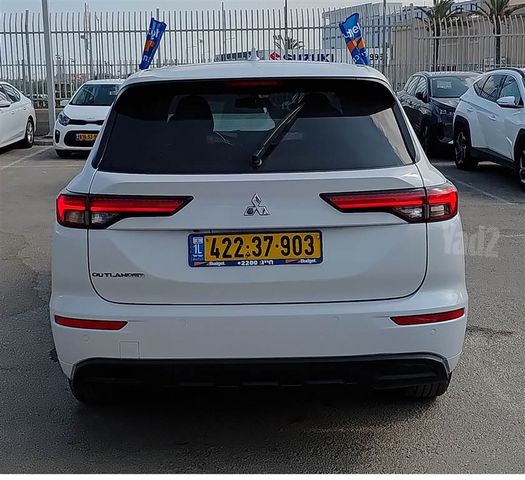 מיצובישי אאוטלנדר