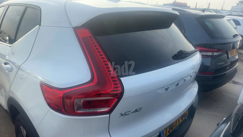 וולוו XC40