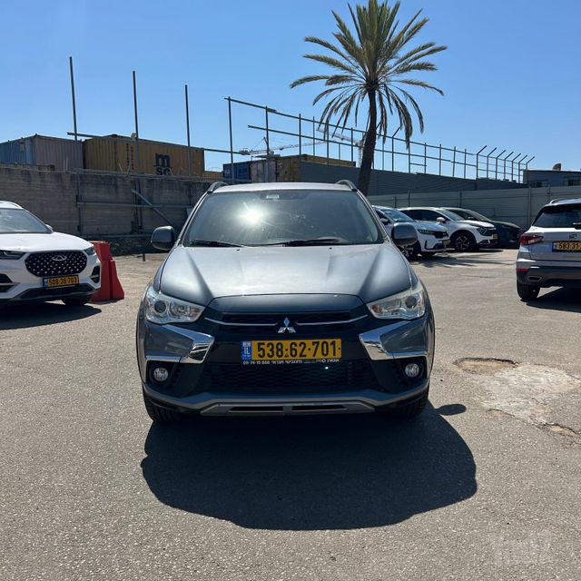 מודעת רכב מיצובישי ASX