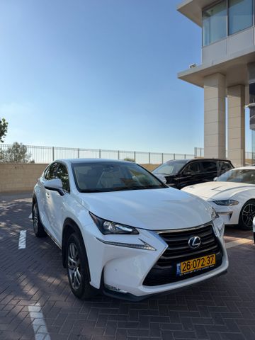 מודעת רכב לקסוס NX