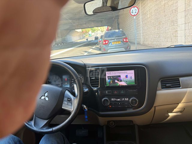 מיצובישי אאוטלנדר