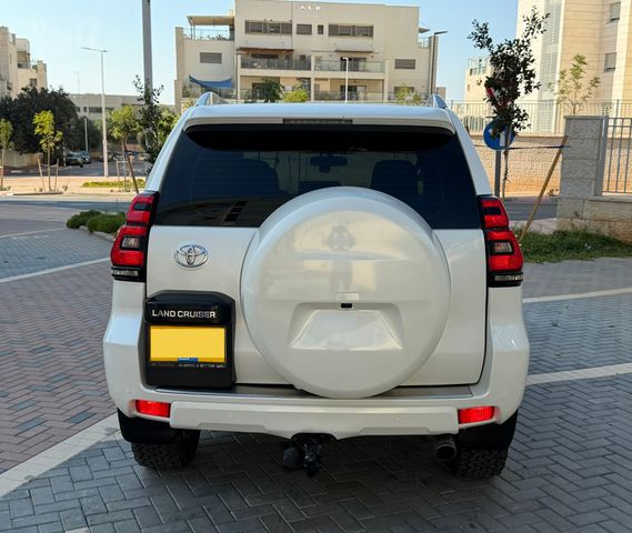 טויוטה לנד קרוזר