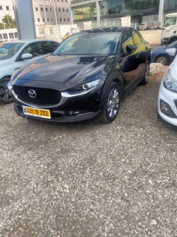 מודעת רכב מאזדה CX-30 1