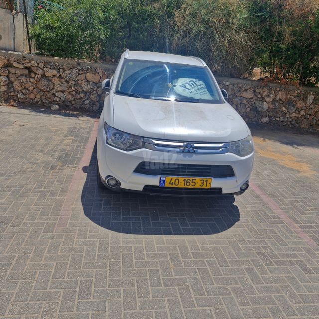 מיצובישי אאוטלנדר