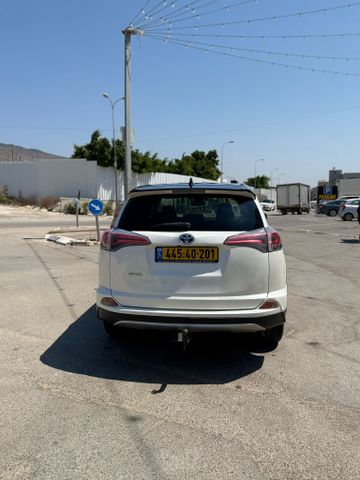 טויוטה RAV4
