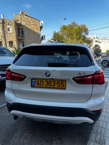 ב מ וו X1