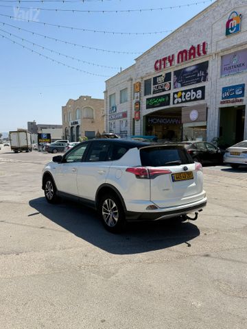 טויוטה RAV4