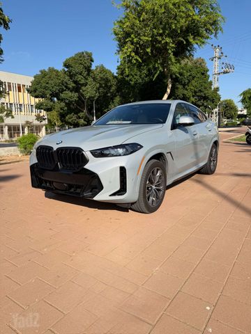 ב מ וו X6