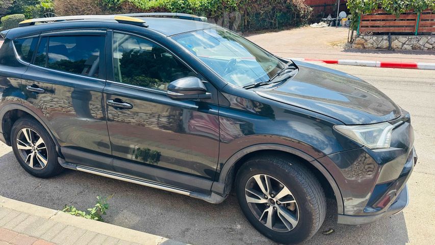טויוטה RAV4