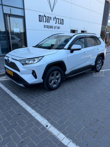 טויוטה RAV4
