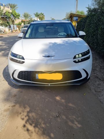 מודעת רכב ג'נסיס GV60