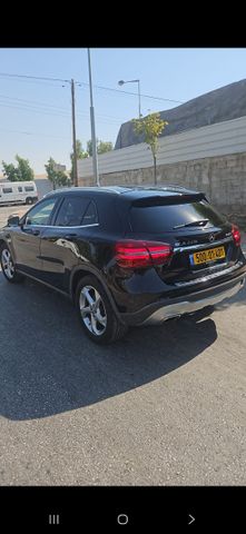 מרצדס-בנץ GLA