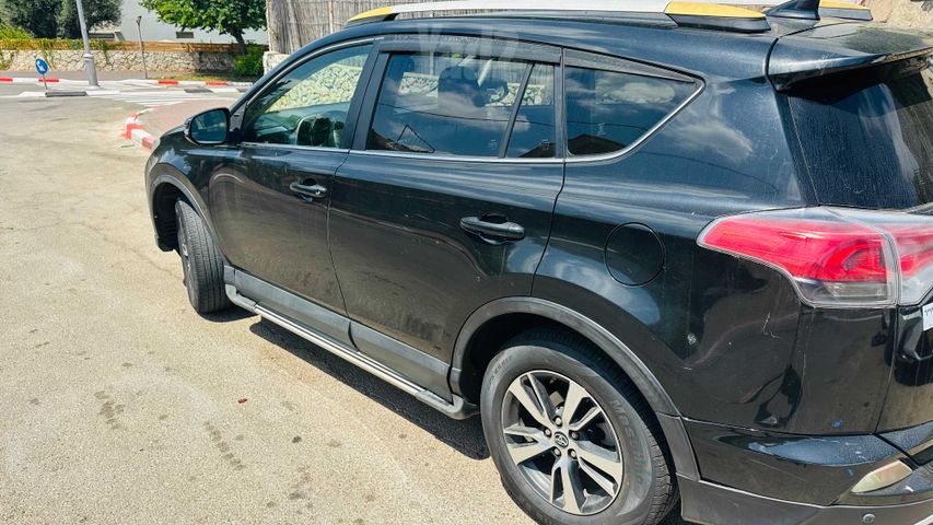 מודעת רכב טויוטה RAV4