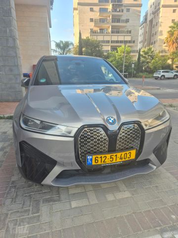 מודעת רכב ב מ וו iX