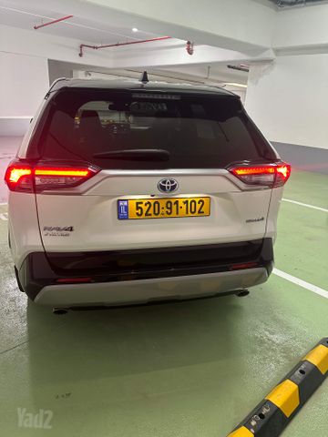 טויוטה RAV4