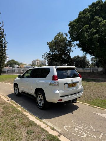 טויוטה לנד קרוזר